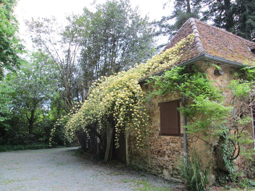 Chambres D'Hotes Closerie Du Guilhat Salies-de-Bearn Exterior photo