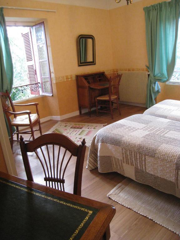 Chambres D'Hotes Closerie Du Guilhat Salies-de-Bearn Exterior photo